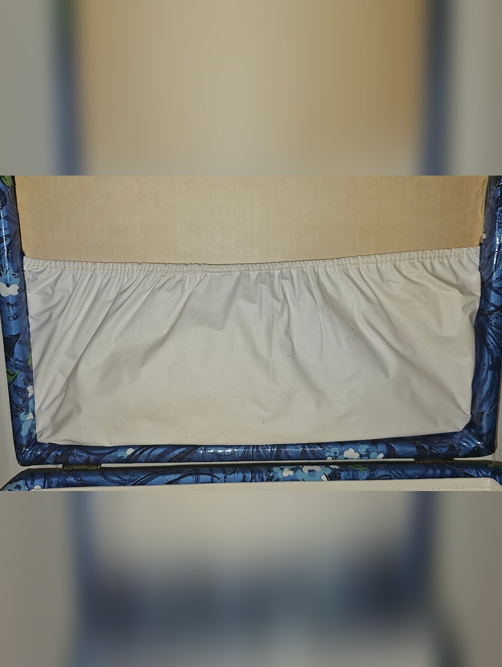 MID CENTURY Sewing Box - Picture 11 of 16